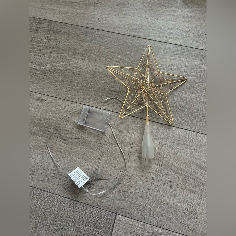 Lit Gold Wire Wrapped Star Tree Topper - Picture 2 of 4